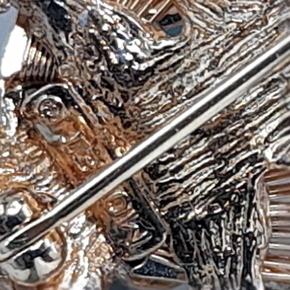 Vintage Monet Gold Tone Bumble Bee Brooch 1970s Spinneret Series Insect Pin - Picture 6 of 8